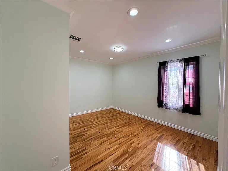 7502 Balcom Ave #7502 — Photo 9