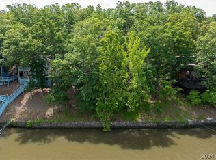 3 Glan Tai Dr, Sunrise Beach, MO 65079