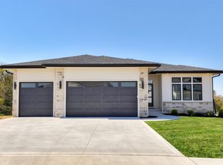 5548 167th St, Urbandale, IA 50323