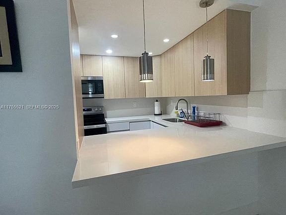 5th image of 4550 NW 9th St APT 102E