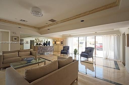 4th image of 2625 Collins Ave APT 404
