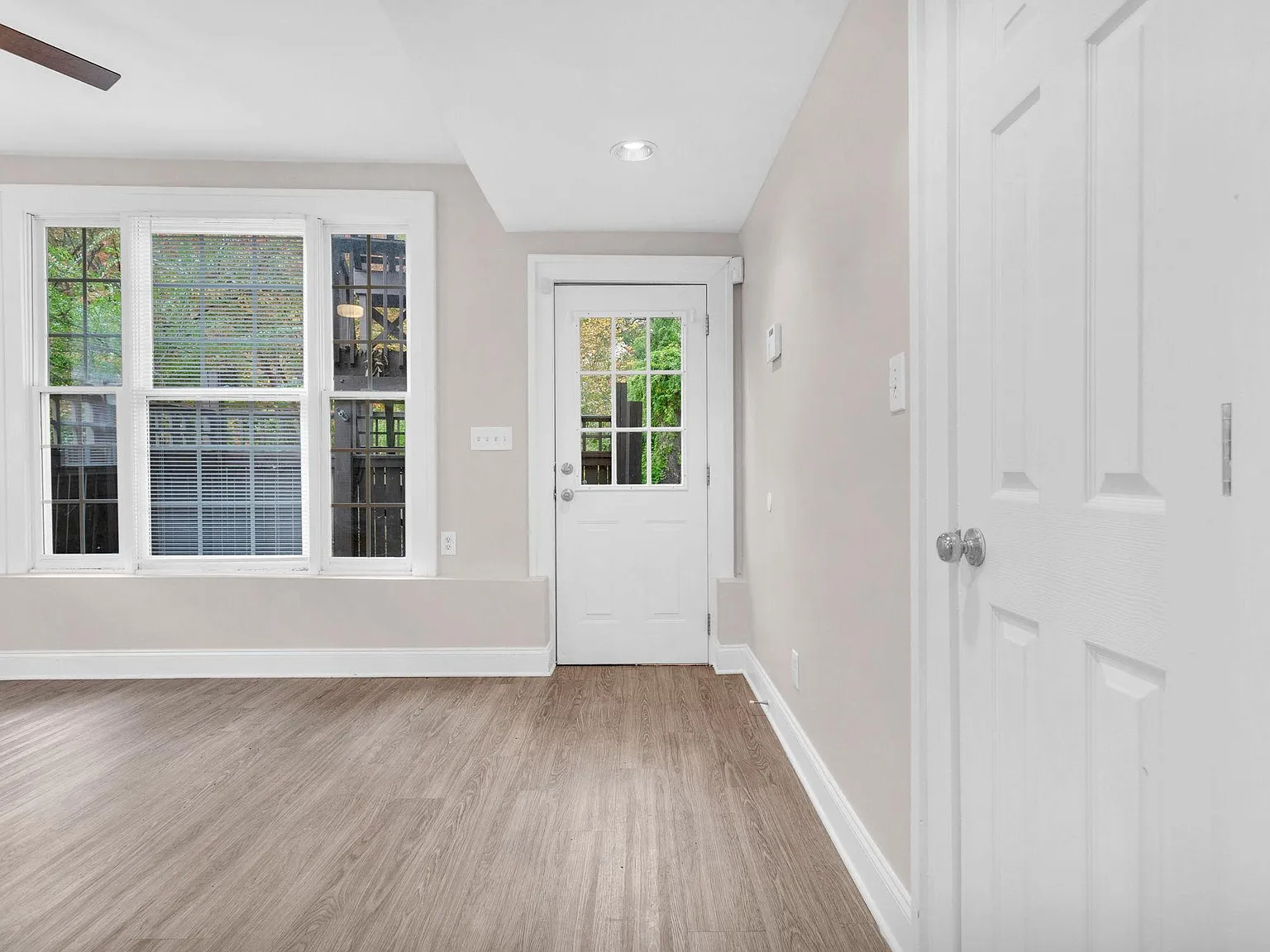 3 bed, 1108 sqft, $2,000 — Photo 4