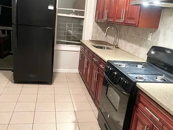 266 Gregory St FLOOR 2