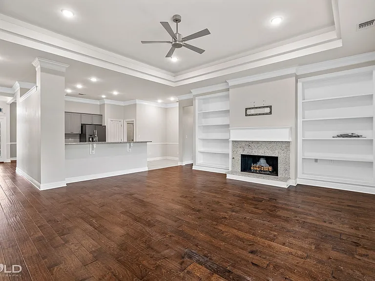 619 Labarre Ln — Photo 6