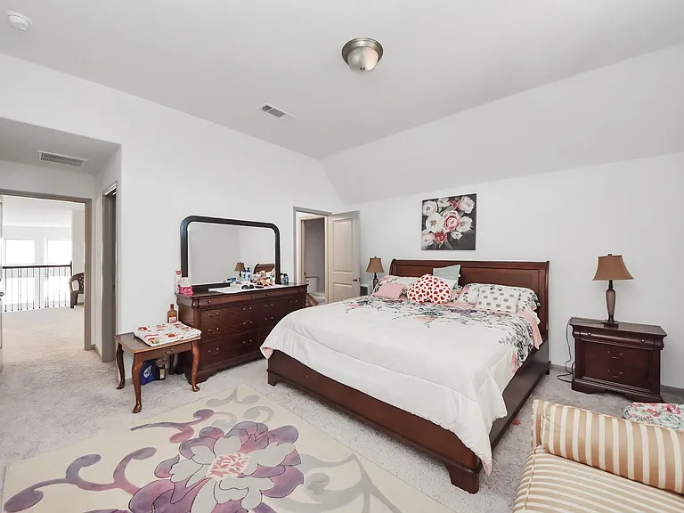 1911 Sapphire Pines Ln — Photo 37