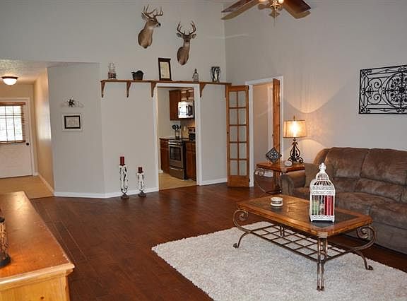 4th image of 1016 Lincoln Dr