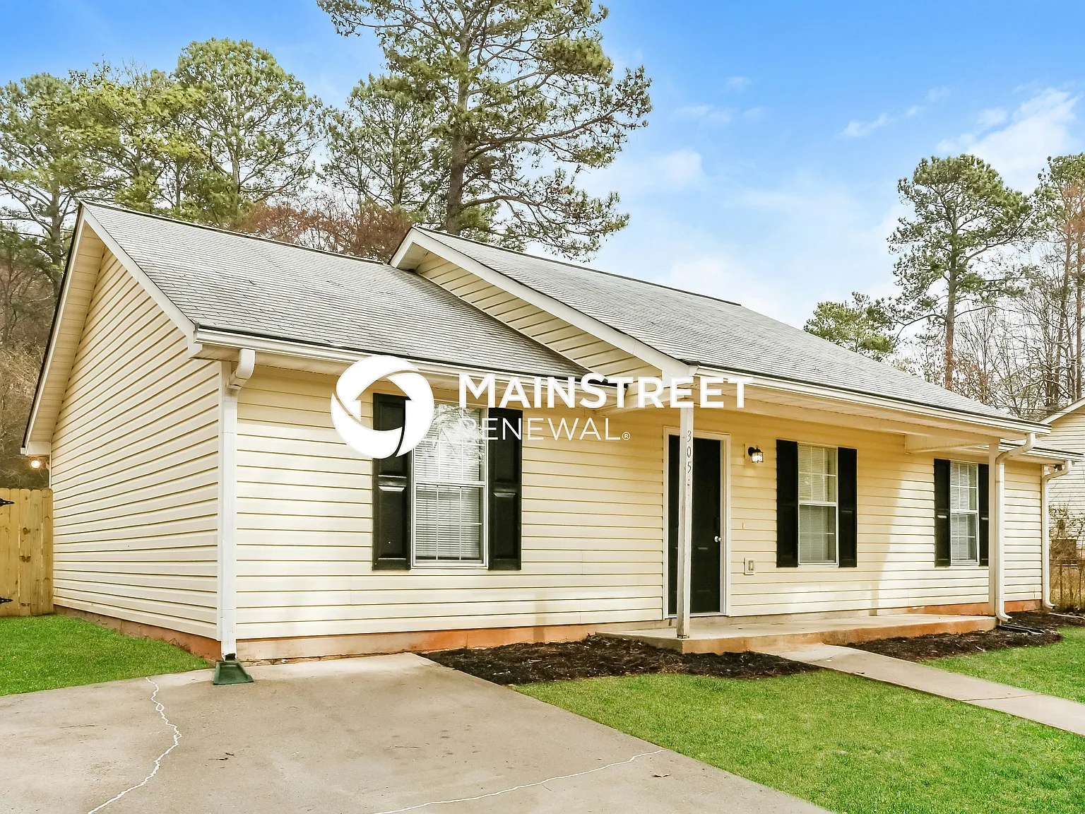 305 Barr Cir — Photo 2