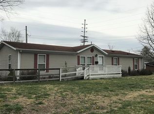 810 G St NE, Linton, IN 47441
