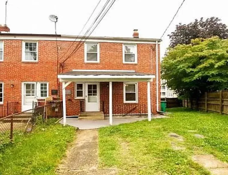 908 Fairmount Ave — Photo 17