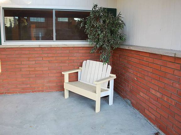 Front porch SE corner