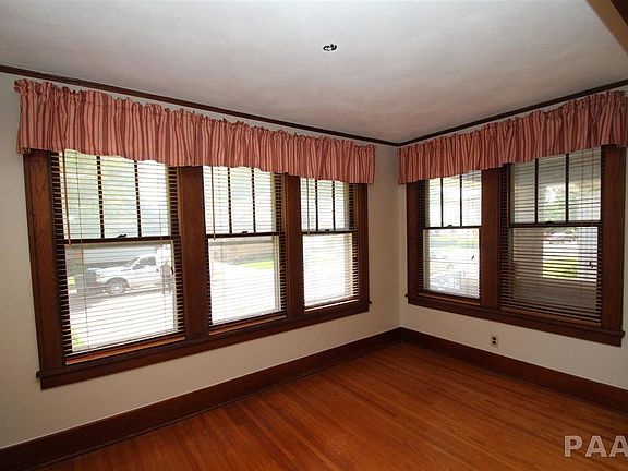 4th image of 2107 W Barker Ave