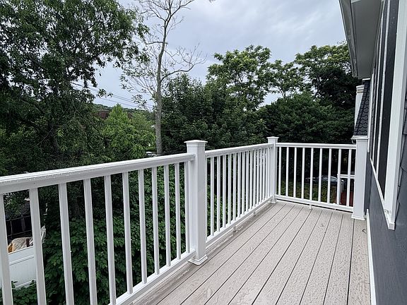 4th image of 124 Kenrick St #7A