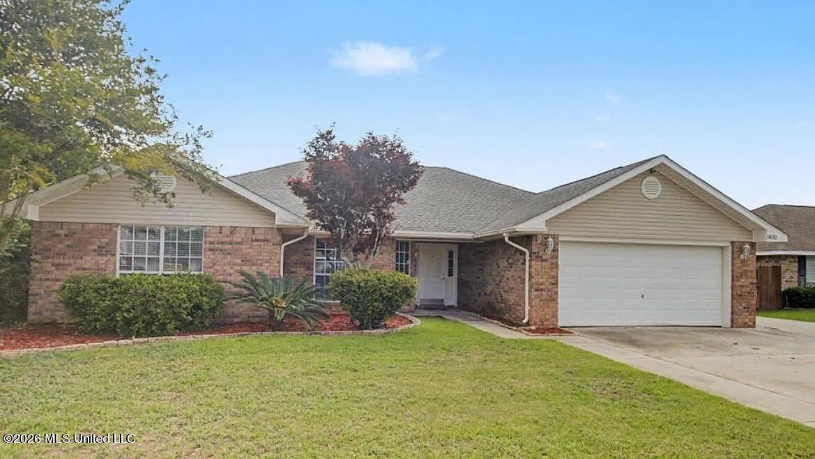 3 bed, 2.0 bath, 2002 sqft, $2,400 — Photo 1