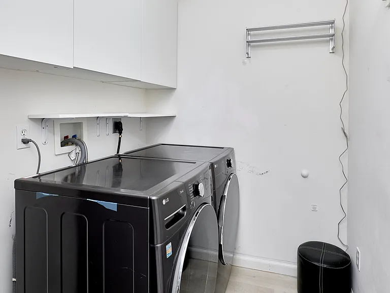 7073 Black Horse Dr — Photo 9