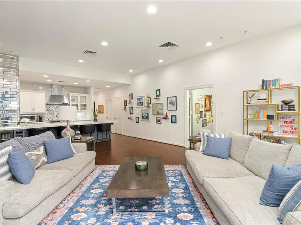 914 Main St Unit 1008, Houston, TX 77002