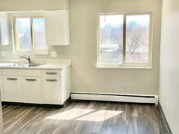 3rd image of 72 W Ida Ave #2B-1Ba-850Sqft