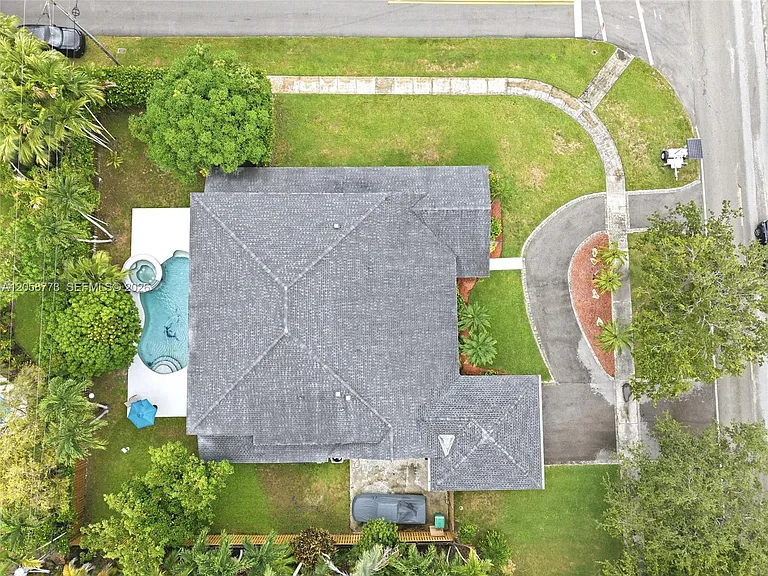 15845 SW 87th Ave — Photo 54