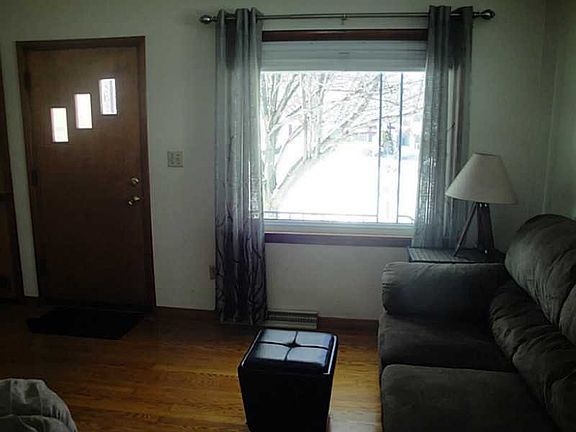 3rd image of 3417 Pacific Ave