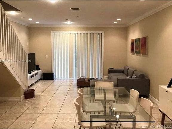 4th image of 4310 Vineyard Cir #4310