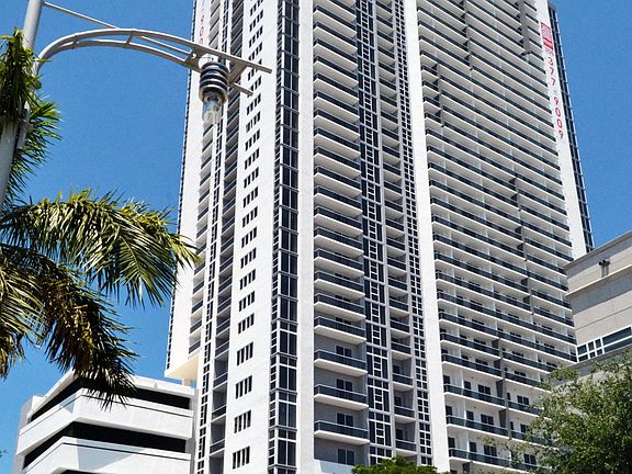 2nd image of 1401 Biscayne Blvd #1801