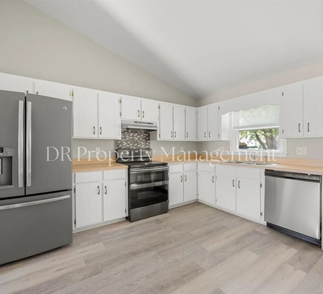 108 Teal Ct — Photo 3
