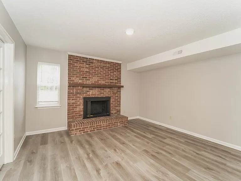 605 Bundy Cir — Photo 6