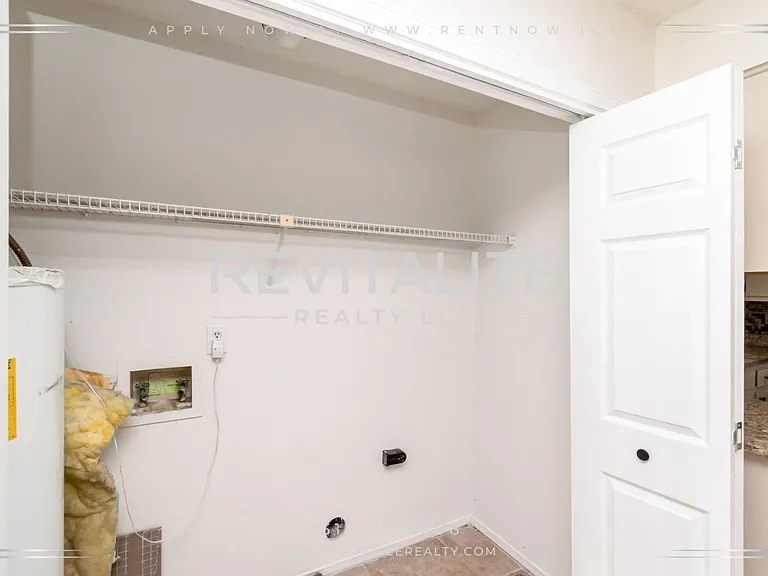 6513 Victoria Pl S — Photo 13