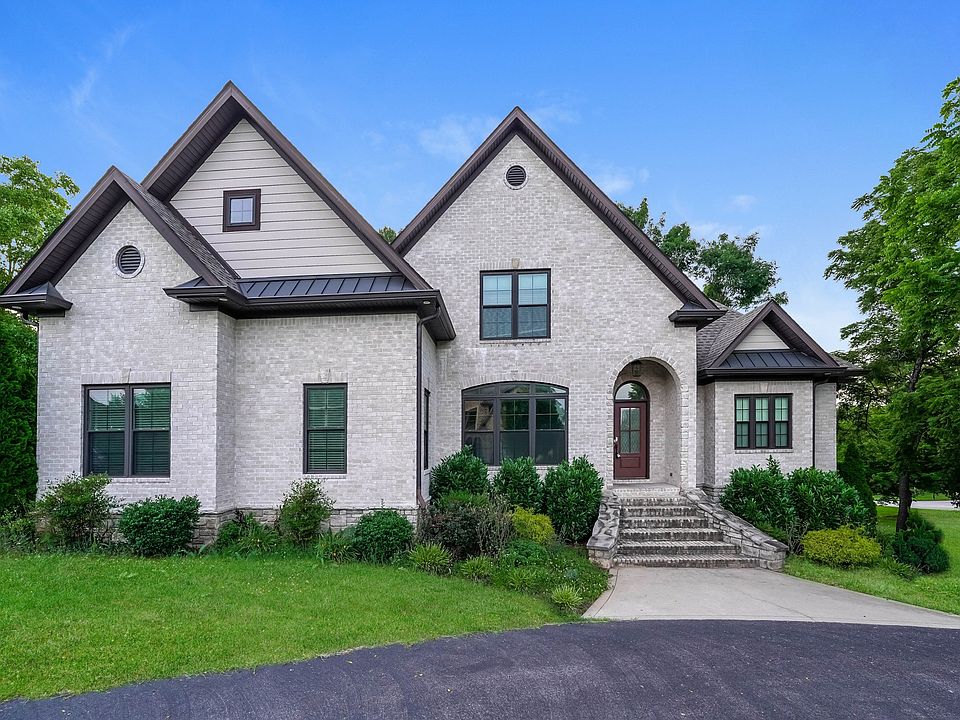 1st image of 521 Autumnstone Ln