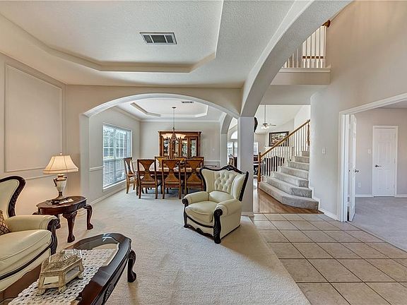 5th image of 622 Dorchester Ln