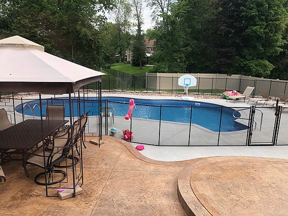 4th image of 74 Londonderry Ln