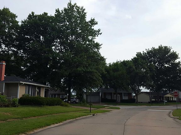 4th image of 1855 Redcoat Dr