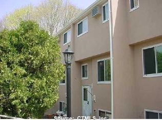 568 Shennecossett Rd APT D, Groton, CT 06340