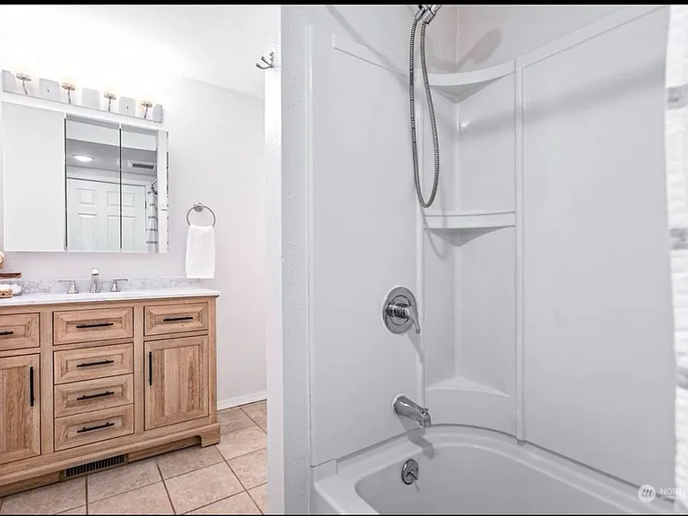 1522 Lincoln St — Photo 19