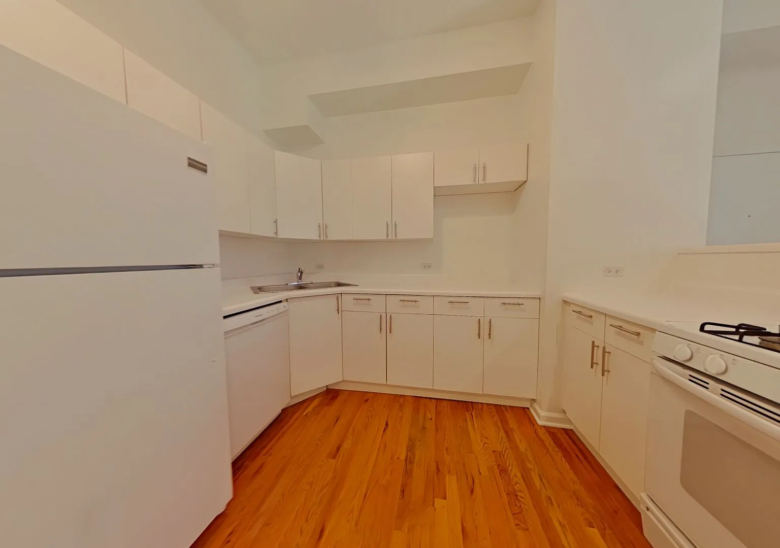 721-23 Briar — Photo 3