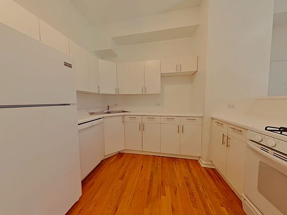 3rd image of 721 W Briar Pl #723-2R