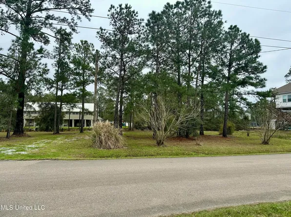 11034 Missouri St, Bay Saint Louis, MS 39520