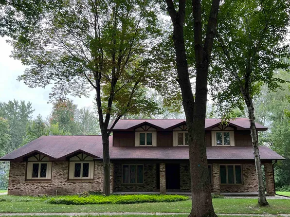 5109 Nakoma Dr, Midland, MI 48640