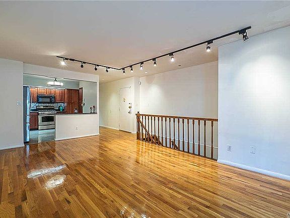 3rd image of 163-08 71st Ave #141