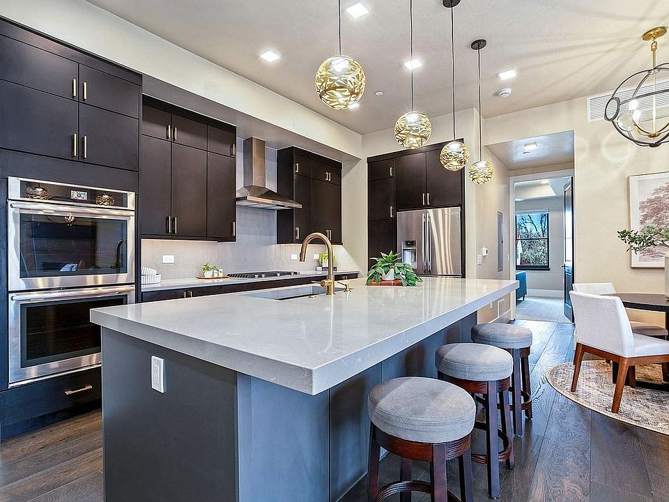 1st image of 302 N Meldrum St #206