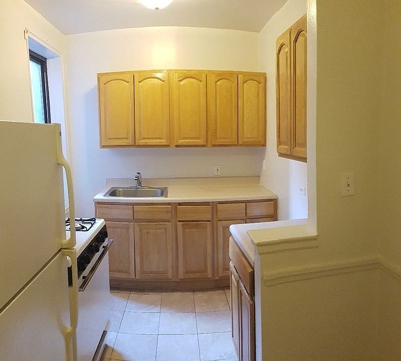 1st image of 170 Hawthorne St APT 6F