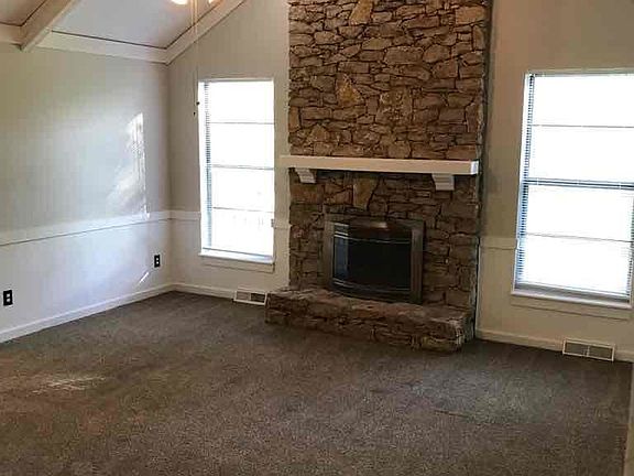 3rd image of 8927 Manning Ave