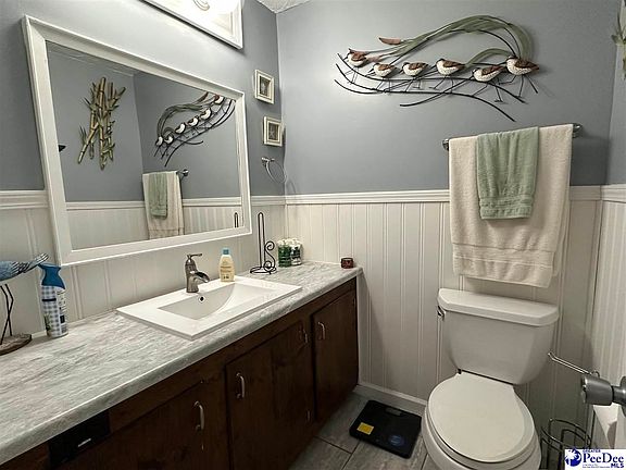 4th image of 14 Hamden Cir