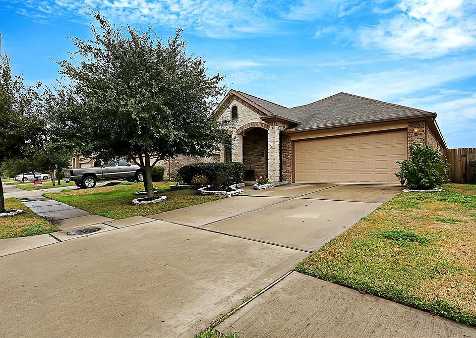 1st image of 6714 Hunters Creek Ln