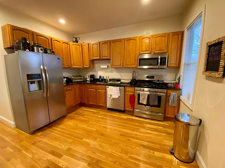 3235 Washington St #2 — Photo 1