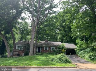 5210 Redwing Dr, Alexandria, VA 22312