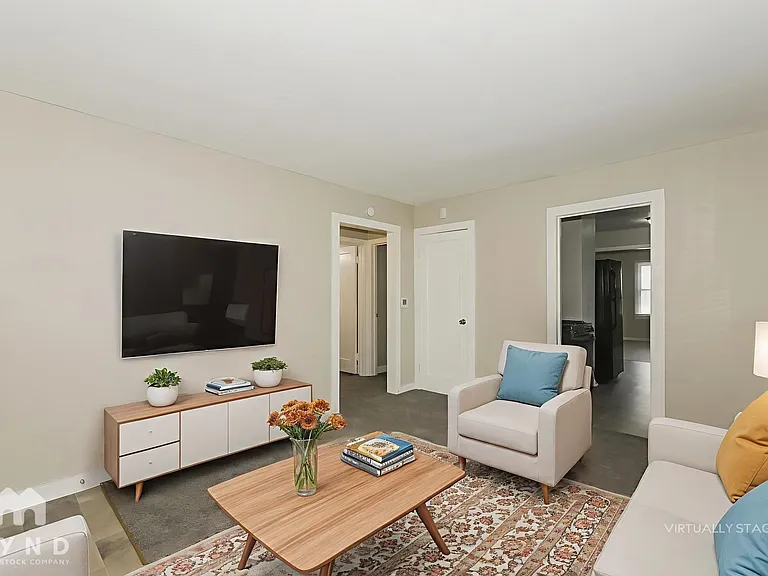 2021 N Drexel Ave — Photo 2