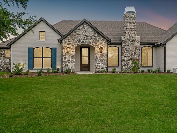 2nd image of 8132 Wyldewood Cir