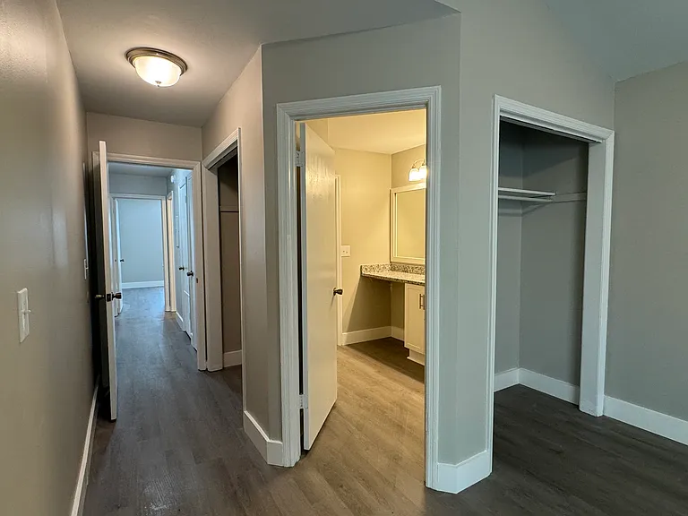 404 Miami St — Photo 14