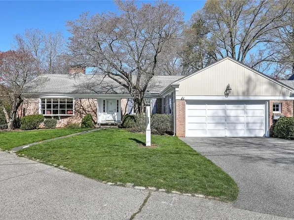 41 Berwick Pl E, Rumford, RI 02916