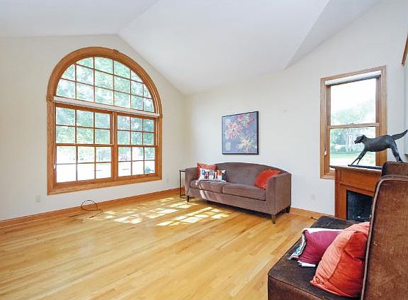 5th image of 9139 Trotters Ln